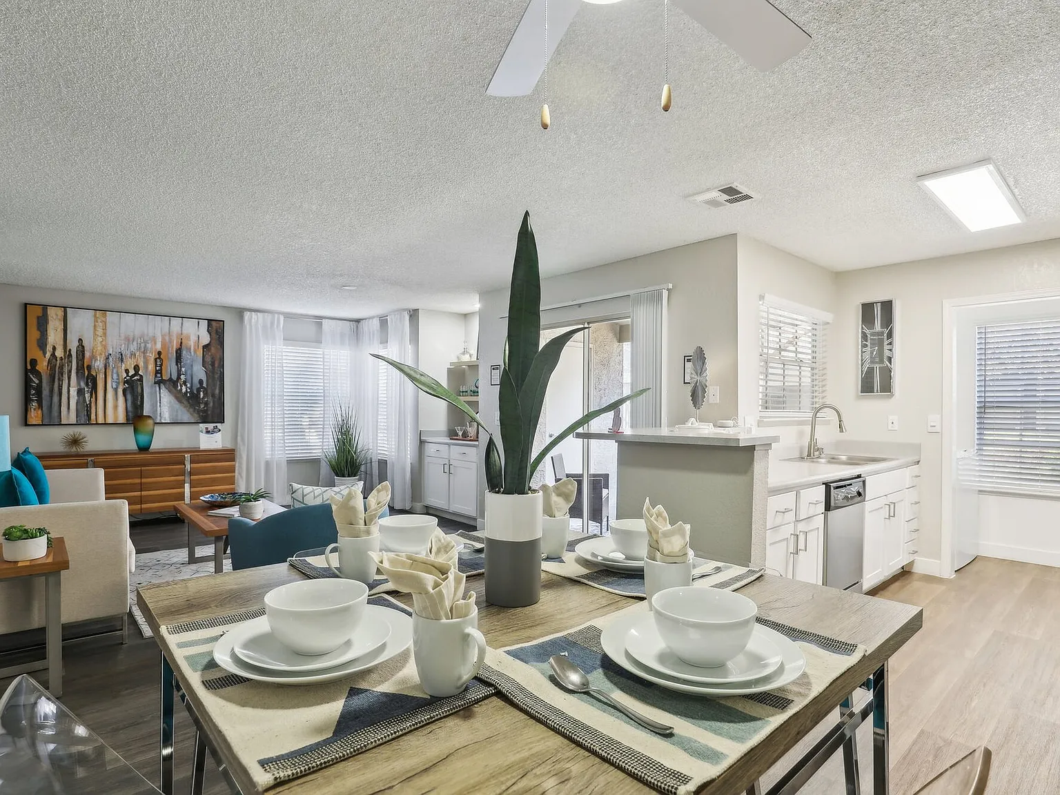 23Twelve — Photo 2