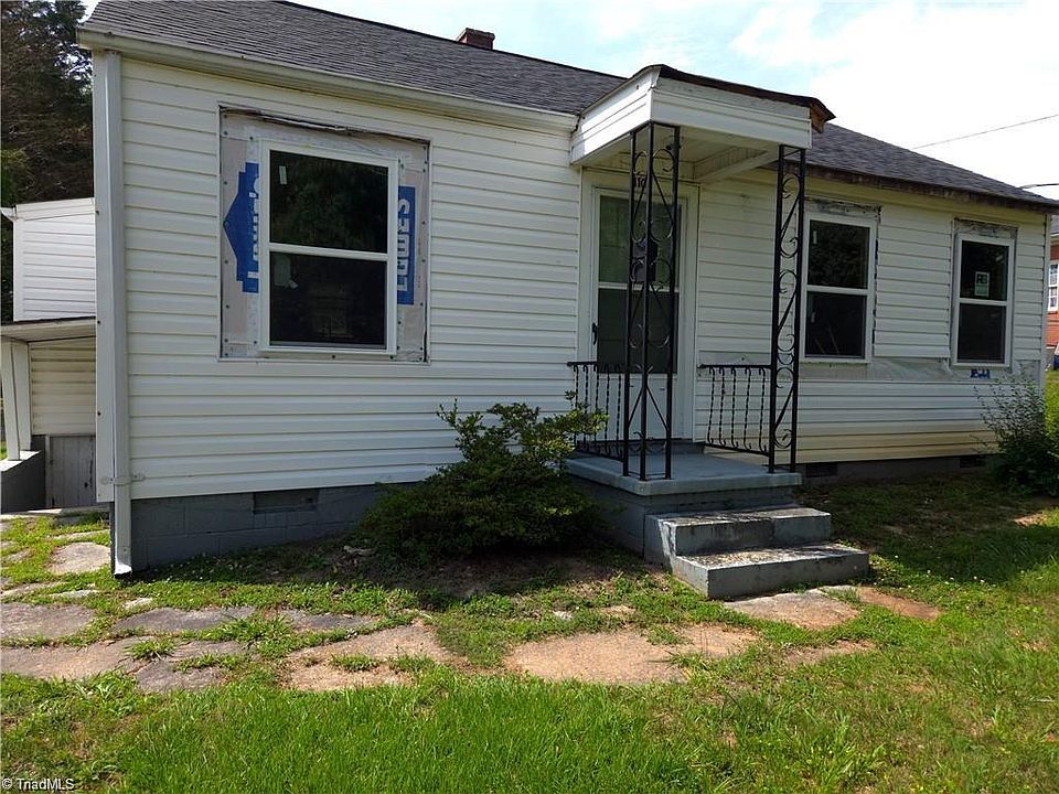 1st image of 410 Worth St