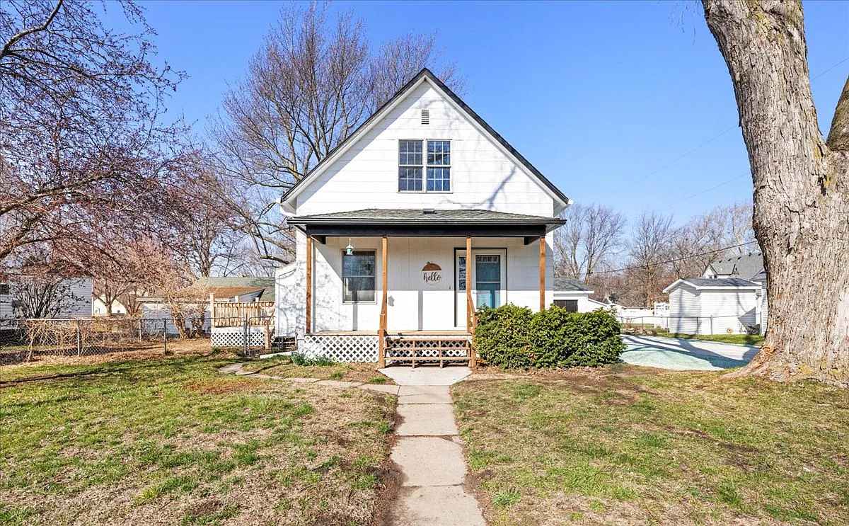 3 bed, 1580 sqft, $2,400 — Photo 1