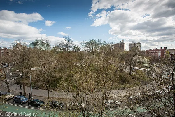 Sold by Garfield Realty  | media 39