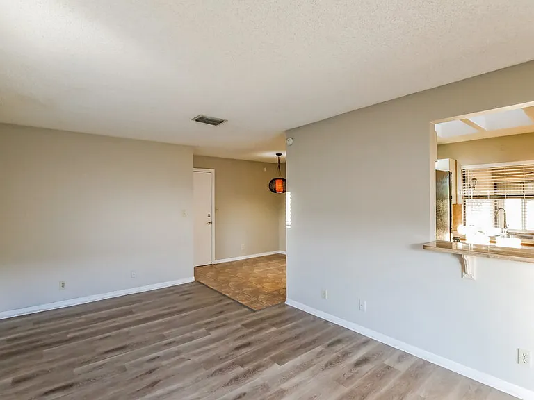 7686 NW 21st Ct — Photo 8