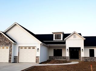 2669 Summer Rambo Ct, Lima, OH 45806