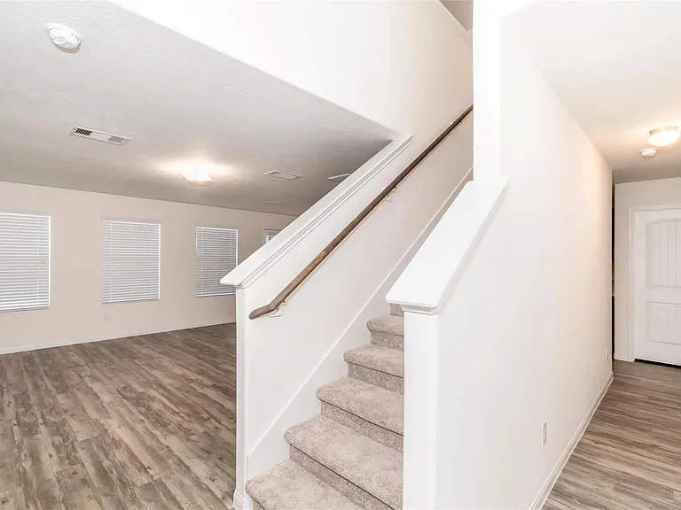 29439 Westhope Dr — Photo 4