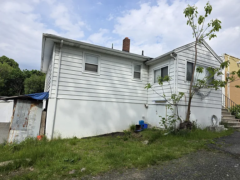 124 S Main St — Photo 2