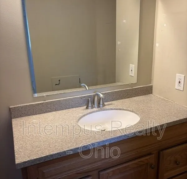 7468 Huntington Dr #6 — Photo 5