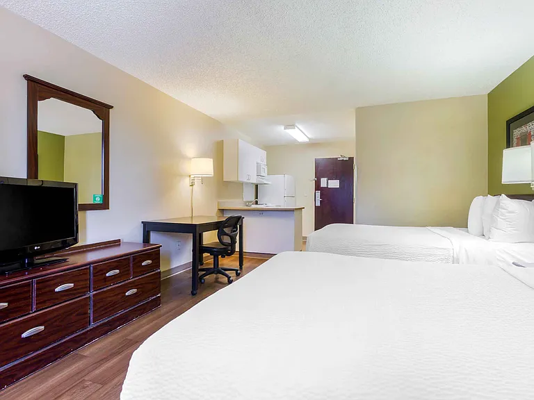 Studio Suite - 2 Full Beds
