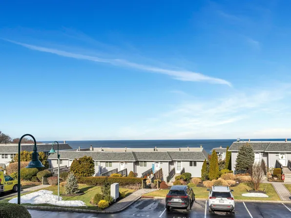 3105 Bluffs Dr S, Baiting Hollow, NY 11933