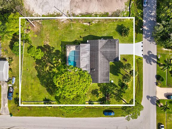 4th image of 1349 SW Patricia Avenue