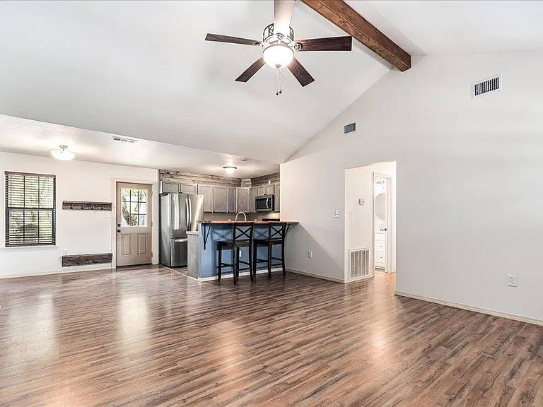 408 Breezing Ln — Photo 9