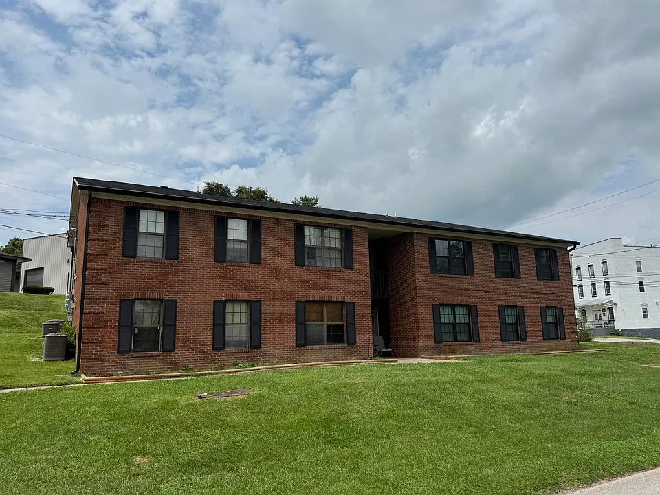 121 N Brand St #13