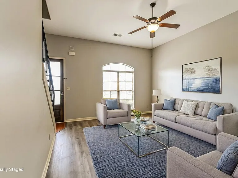 305 Garden Springs Dr — Photo 5