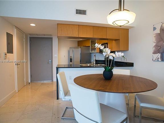 3rd image of 1750 N Bayshore Dr APT 5601