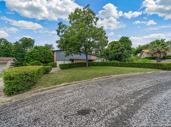 2nd image of 5115 Queen Bess Ct