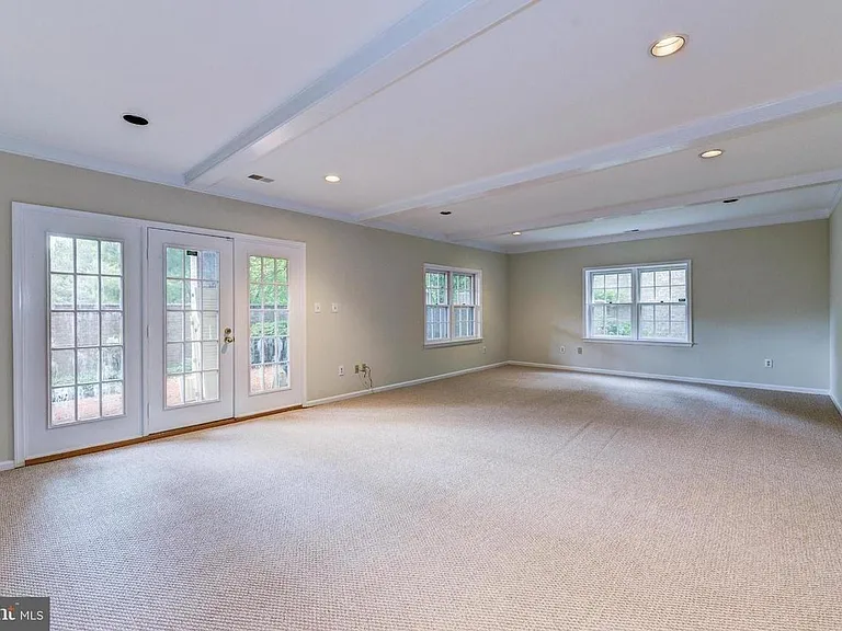 8904 Barrowgate Ct — Photo 24