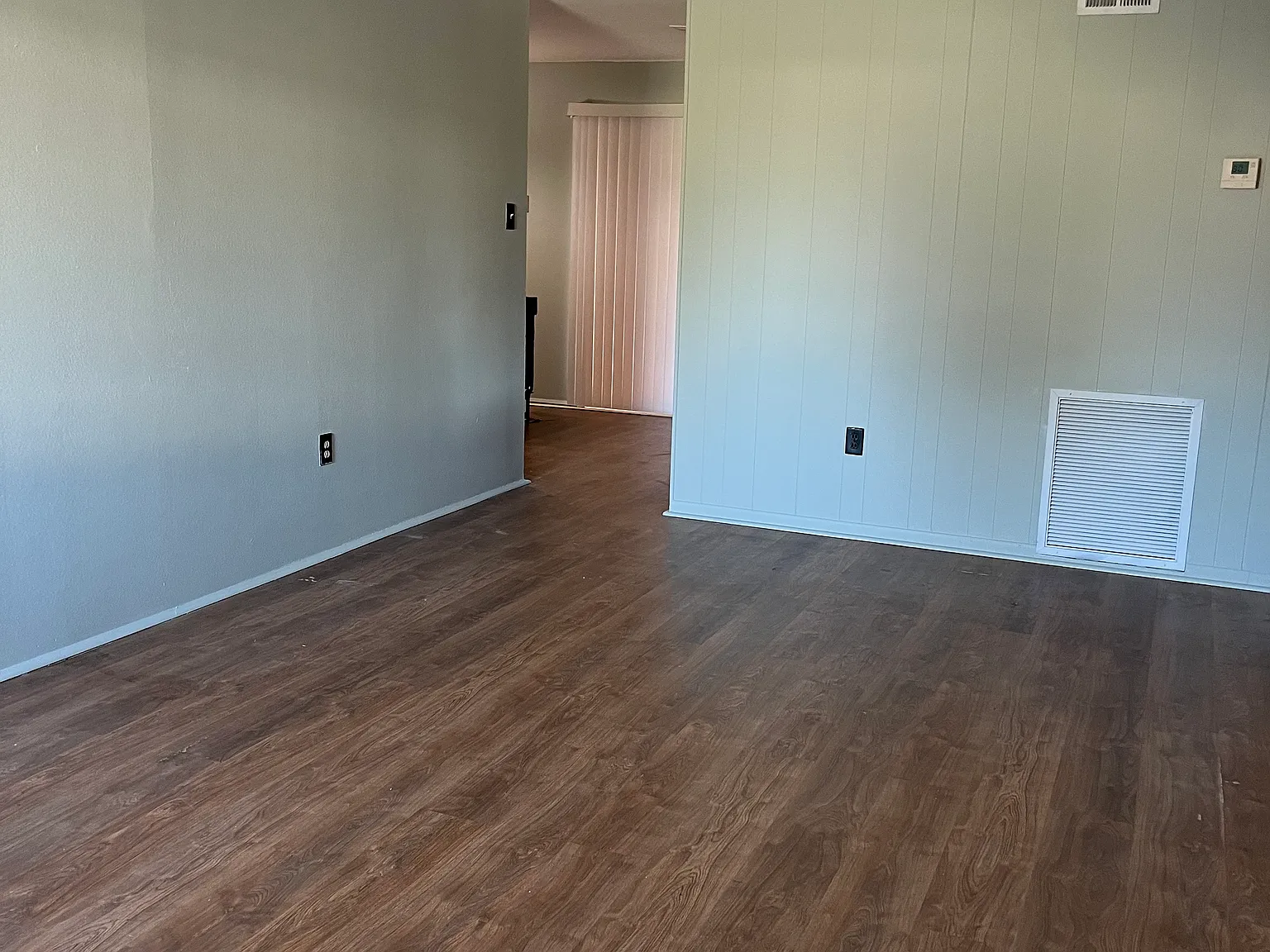 885 Oakwood Dr — Photo 4