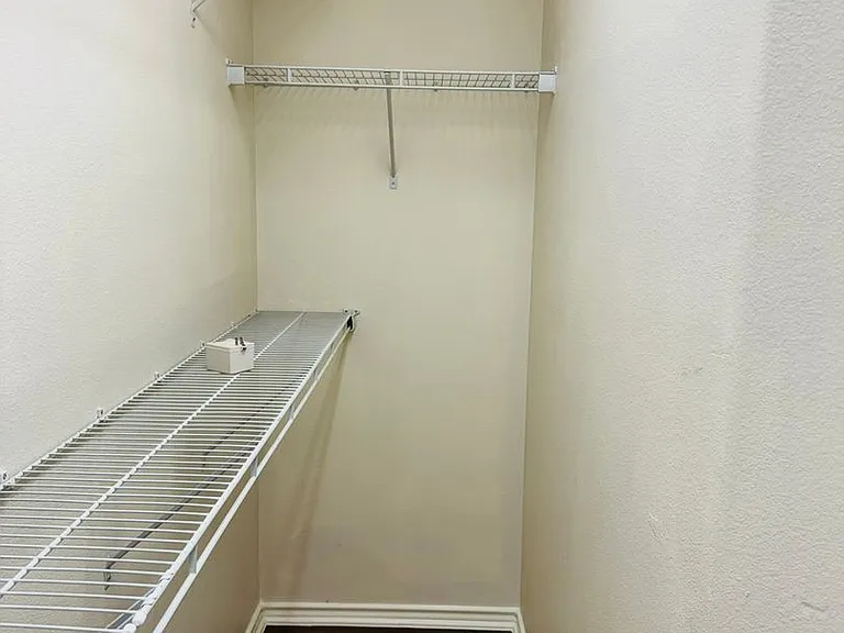 8943 Walnut Spgs — Photo 15