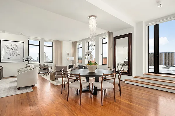 Sold by Dolly Lenz Real Estate LLC | media 2