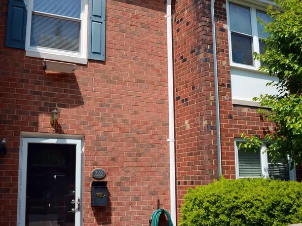 226 S Stevenson Sq, Alexandria, VA 22304