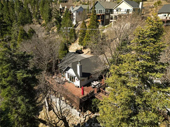 915 Trinity Dr, Lake Arrowhead, CA 92352