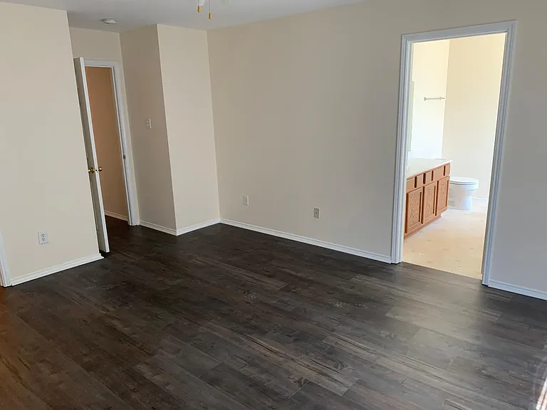 848 Kentucky Derby Ln — Photo 11