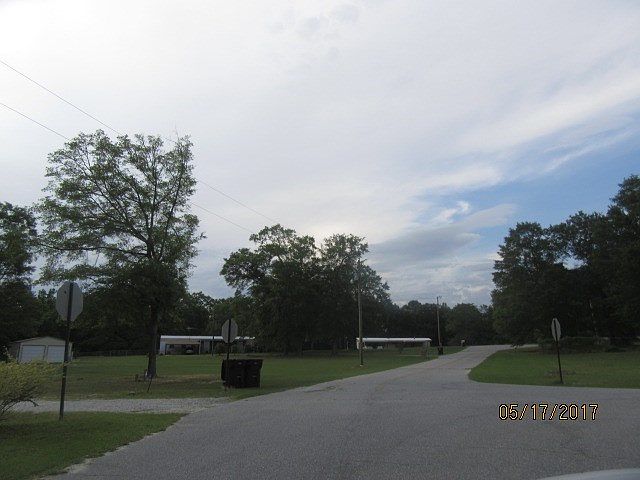 2nd image of 109 Saddle Ct