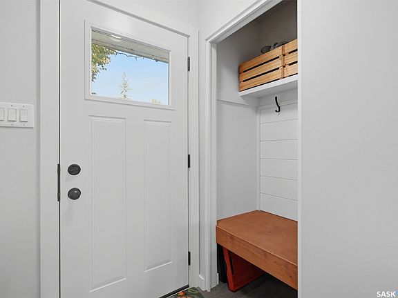 4th image of 49 Mackenzie Crescent