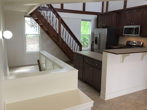 Eat-In Kitchen