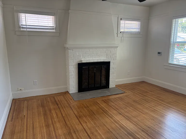 430 Gilger Ave — Photo 7
