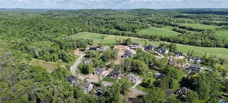 2nd image of 138 Woodford Dr