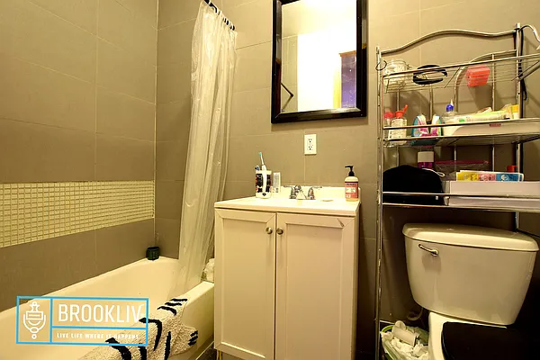 Rented by null | media 18