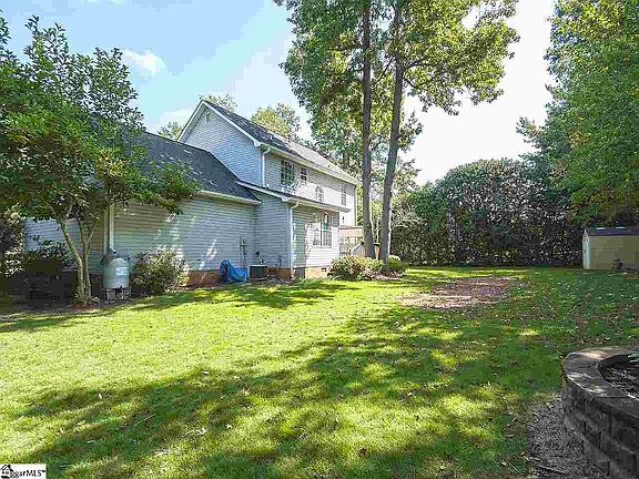 4th image of 103 Waterbury Ct