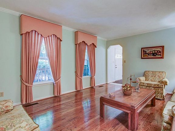 4th image of 5758 Equestrian Dr