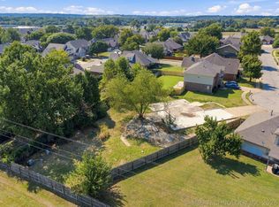 2824 W G St, Jenks, OK 74037