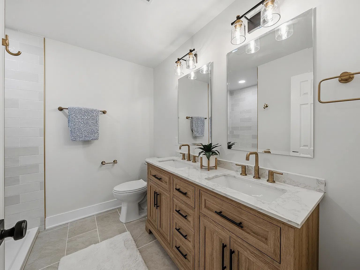 4 bed, 2500 sqft, $5,000 — Photo 4