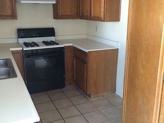 5th image of 2350 W Holt Ave