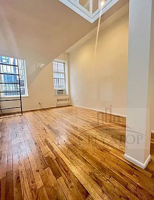 Rented by City Stop Realty | media 8