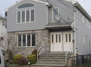 10 Hickory Rd UNIT 2, Pt Washington, NY 11050