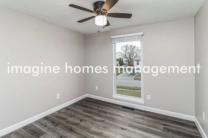 11705 Elkwood Dr — Photo 7