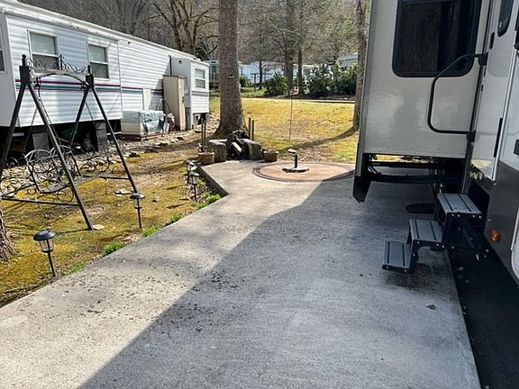4th image of 4229 E Parkway Lot 144