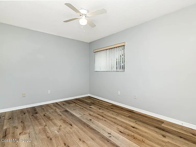 2187 Hedgerow Dr — Photo 16