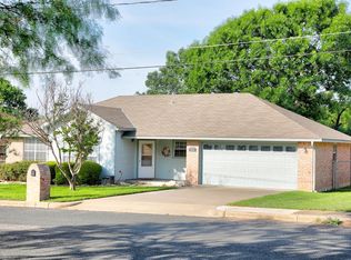 107 W Grothe St, Fredericksburg, TX 78624