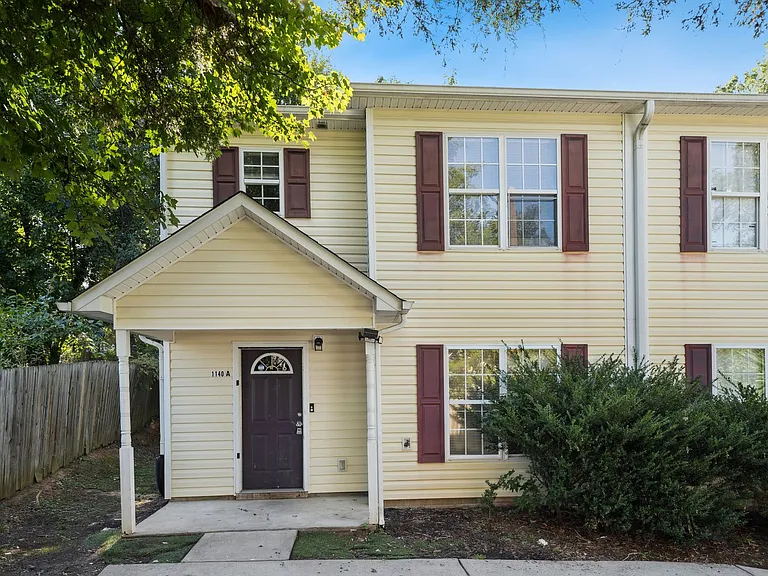 1140 Drew St — Photo 1