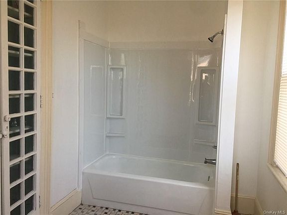 3rd image of 203 Grand St