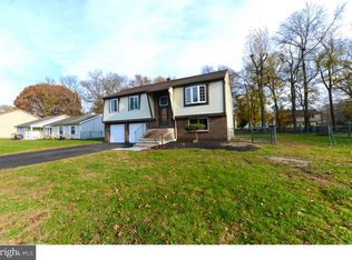 111 Snow Drop Ln, Carneys Point, NJ 08069