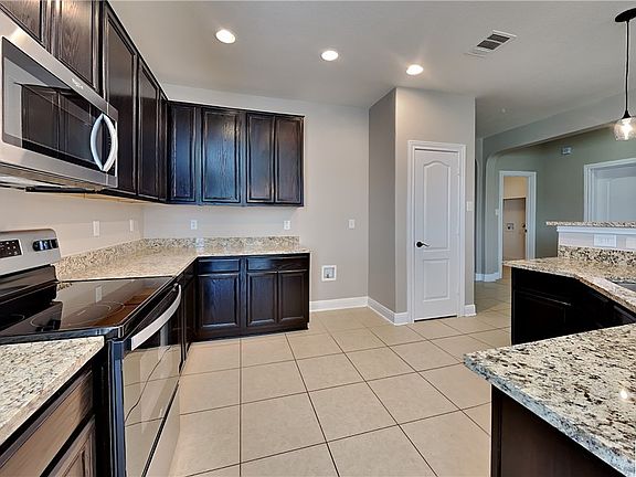 5th image of 165 Claudell Dr