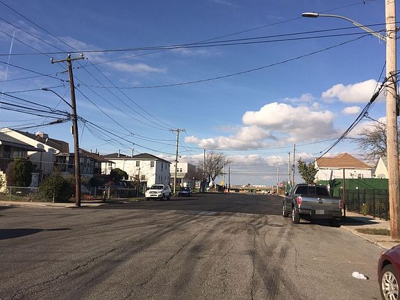 4th image of 640 Beach 69 St