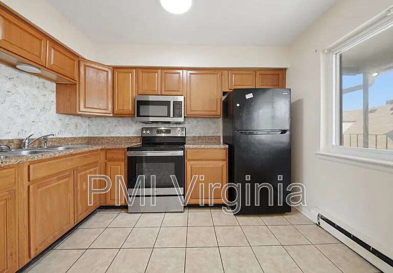 9563 15th Bay St #4 — Photo 10