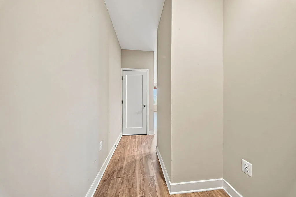 2 bed, 1018 sqft, $2,899 — Photo 3