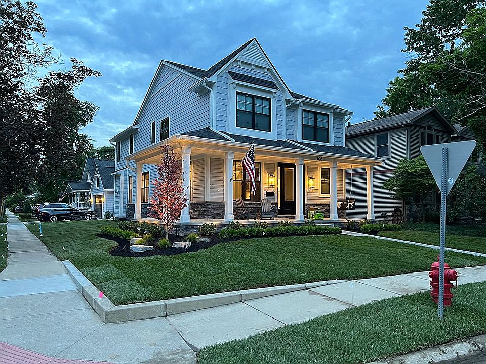 1st image of 696 Forest Ave