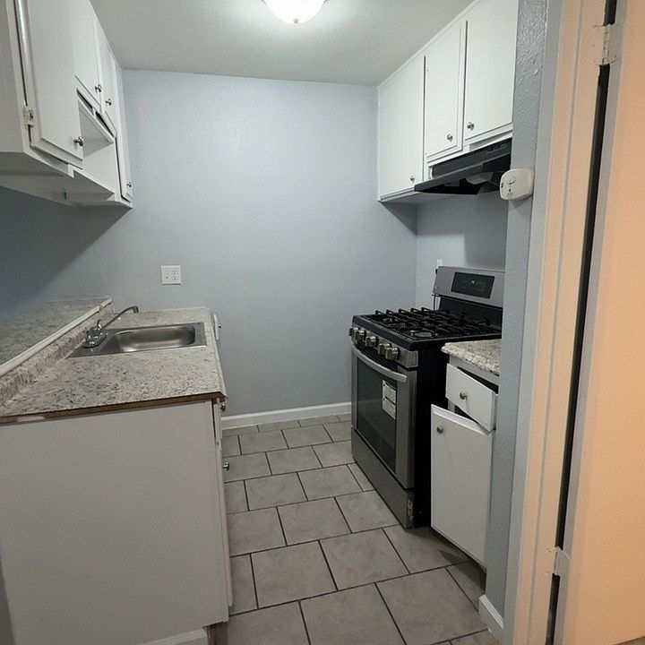 1st image of 248 E Willow St #3
